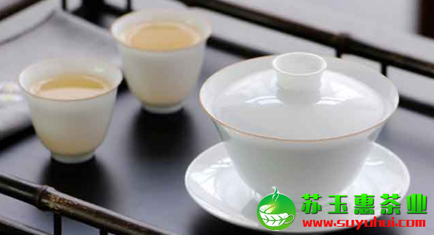 蓋碗茶具適合泡什么茶 沖泡之后都有哪些特點(diǎn)
